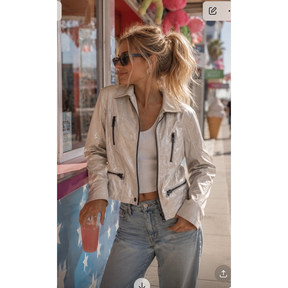 Chaser Women's Cream Patent Faux Leather Moto Biker Jacket  Size Small MSRP $129